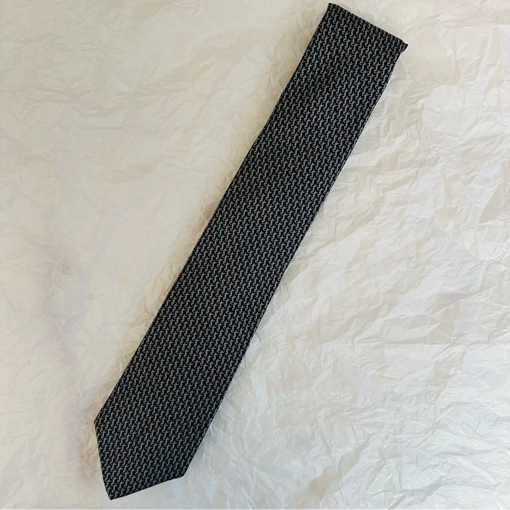 Yves Saint Laurent YSL Necktie Tie 100% Silk Logo print - Picture 3 of 5